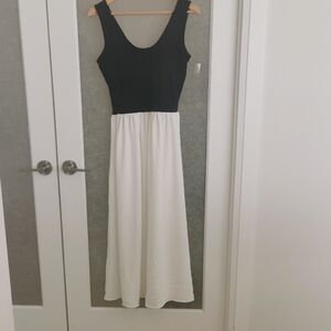 Sleeveless Black and White Maxi Dress - Chic Two-Tone Design NWT